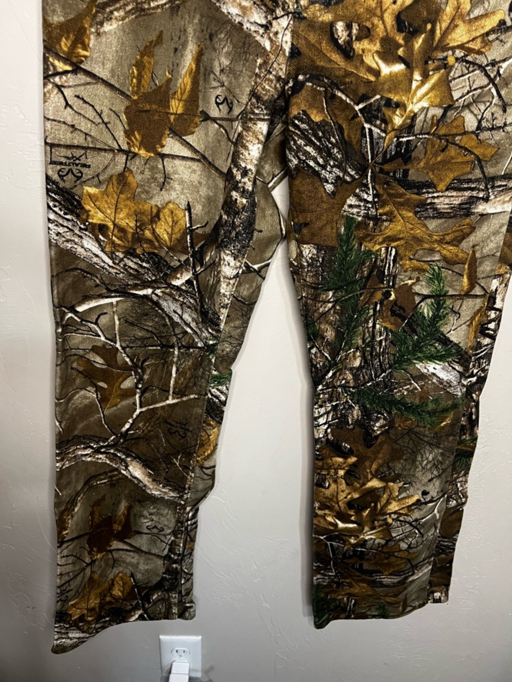 Wrangler ProGear Woman’s Camoflauge Realtree Straight Jeans - Picture 4 of 10